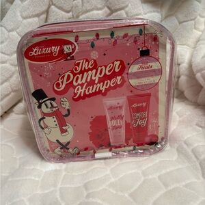 Luxury Pamper Hamper Gift Set: Wash,Cream,Fizzer,Polisher & Clear Pouch